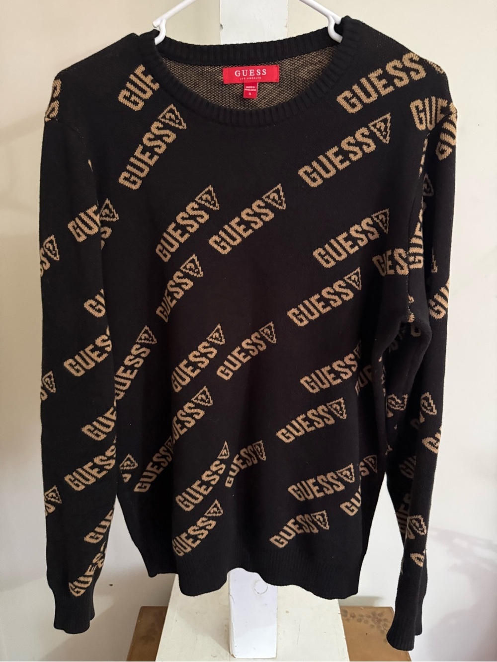 GUESS Logo Sweater - Picture 3 of 9